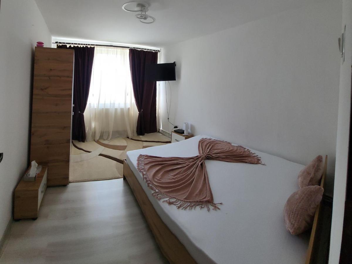 Apartament in regim hotelier Deva Exterior foto