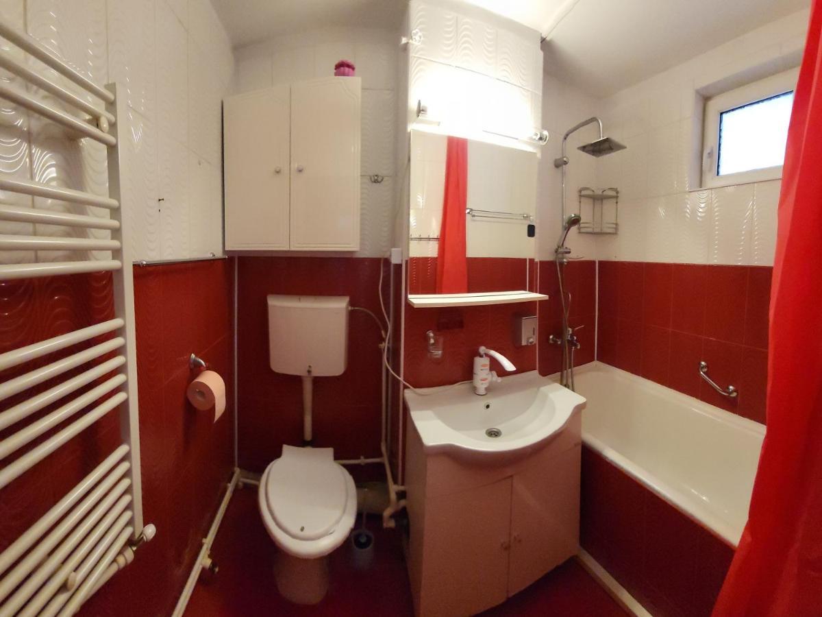 Apartament in regim hotelier Deva Exterior foto